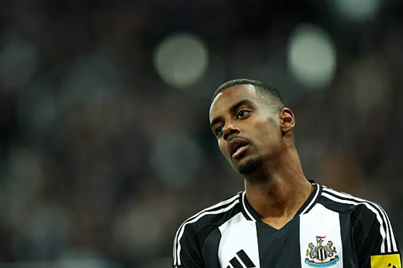 نيوكاسل يتجه للتخلي عن إيزاك لصالح ليفربول