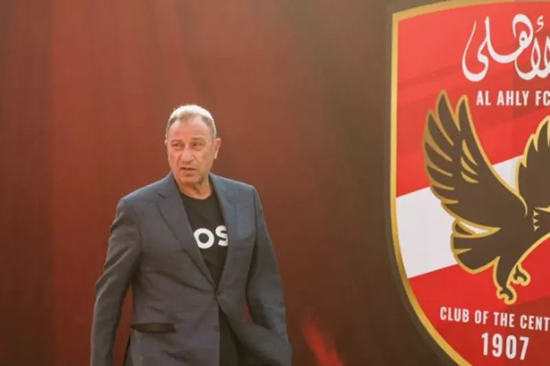 "لا خوف على الأهلي".. الخطيب يعلن مهام عبد الحفيظ